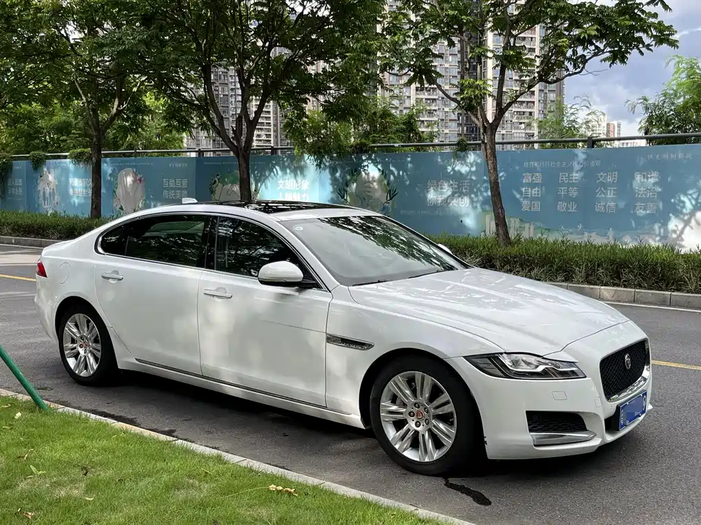 Jaguar XFL XFL 2.0 T 250 PS Luxury