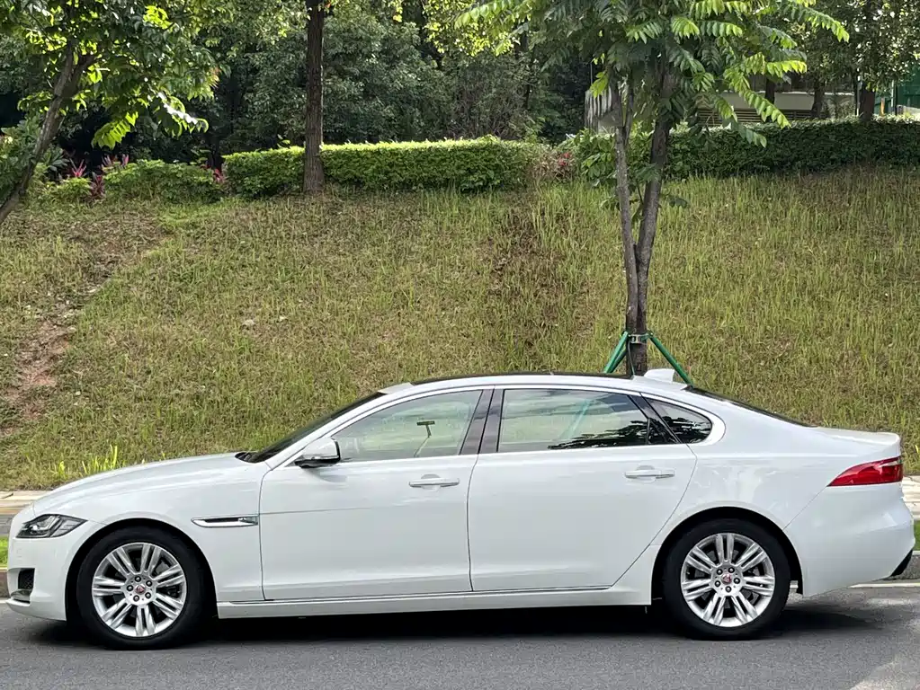 Jaguar XFL XFL 2.0 T 250 PS Luxury