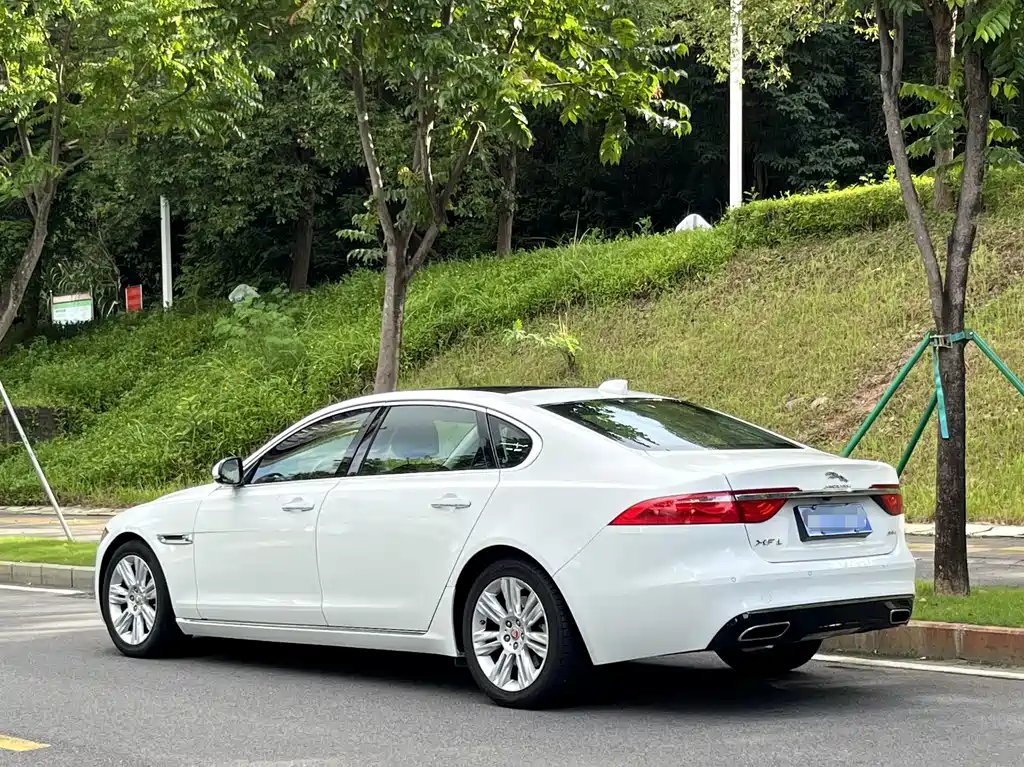 Jaguar XFL XFL 2.0 T 250 PS Luxury