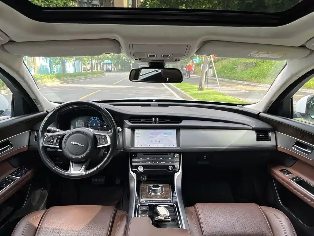 Jaguar XFL XFL 2.0 T 250 PS Luxury