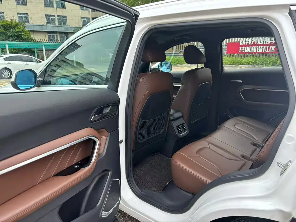 Haval H6 Red Label 2.0 T Auto 2 WD Smart Style