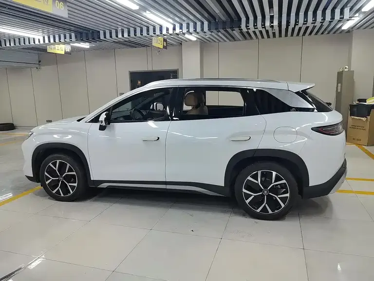 BYD Song L DM-i 160 km Transcend