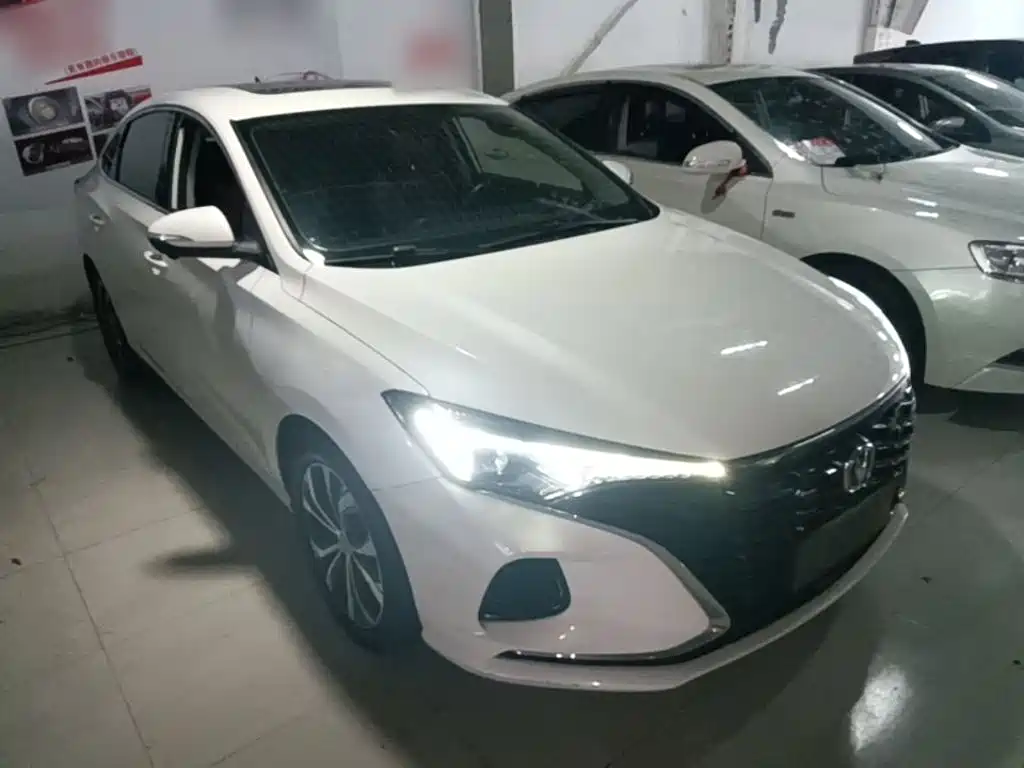 Eado PLUS Blue Whale NE 1.4 T GDI DCT Flagship