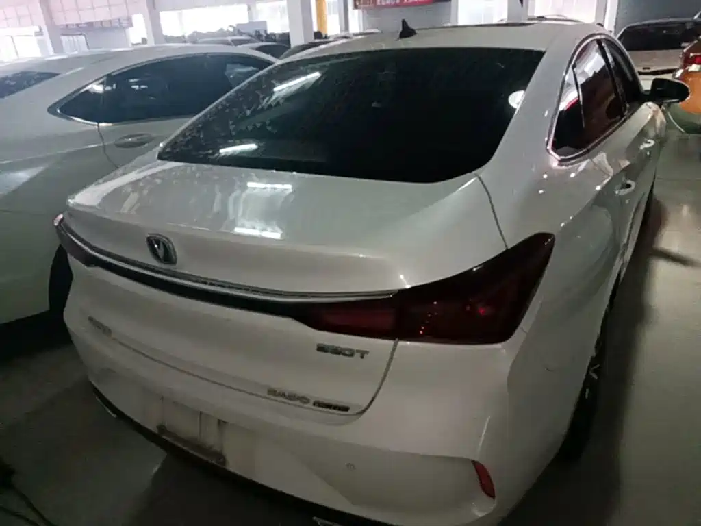 Eado PLUS Blue Whale NE 1.4 T GDI DCT Flagship