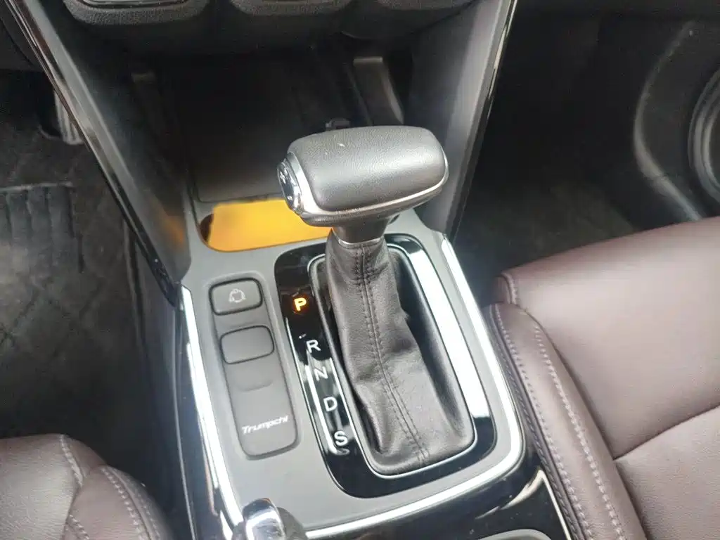 GAC Trumpchi GS4 传祺GS4 2018款 200 T G-DCT两驱精英版