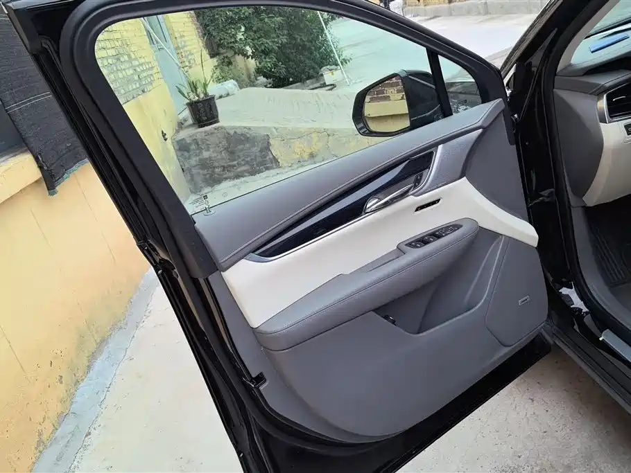 Cadillac XT6 2.0 T 6-seat 4 WD Luxury