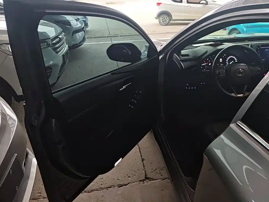 Avalon 2.5 L Luxury