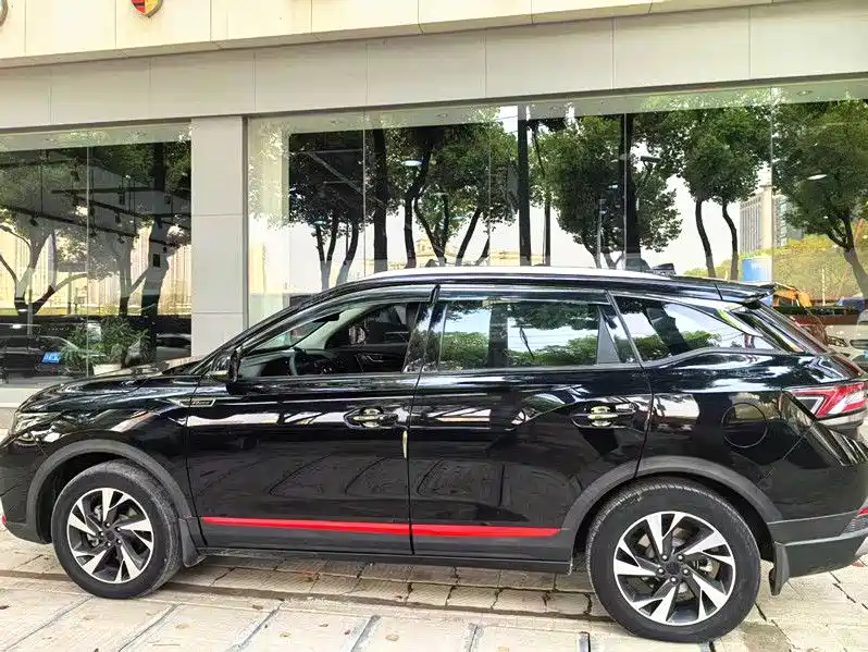 Dongfeng Fengshen AX7 Mach 1.5 T DCT DF31