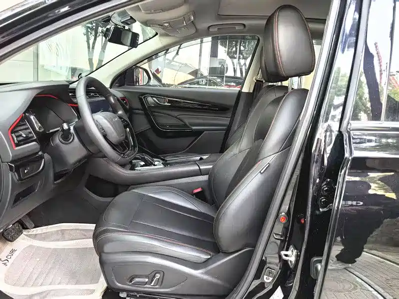 Dongfeng Fengshen AX7 Mach 1.5 T DCT DF31