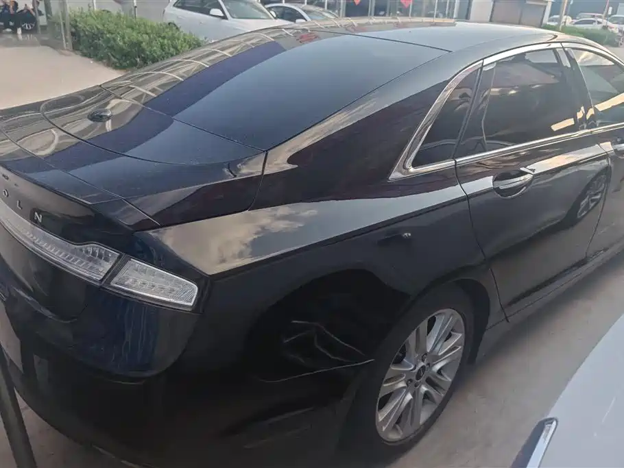 Lincoln MKZ 2.0 T Graceful