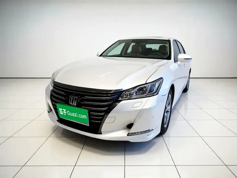 Toyota Crown 2.0 T Fashion