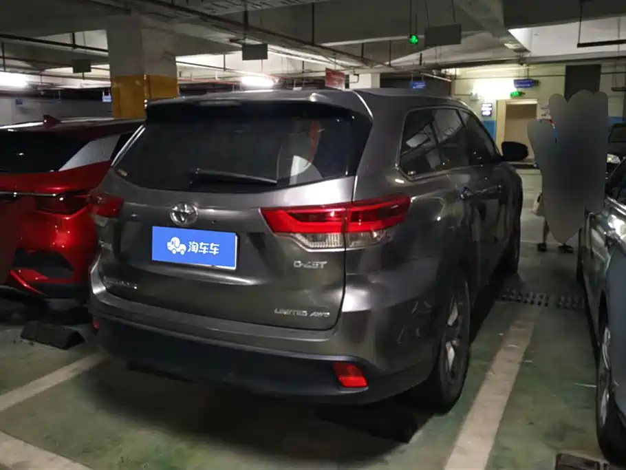 Highlander 2.0 T 4 WD Supreme 7-seat CN-VI