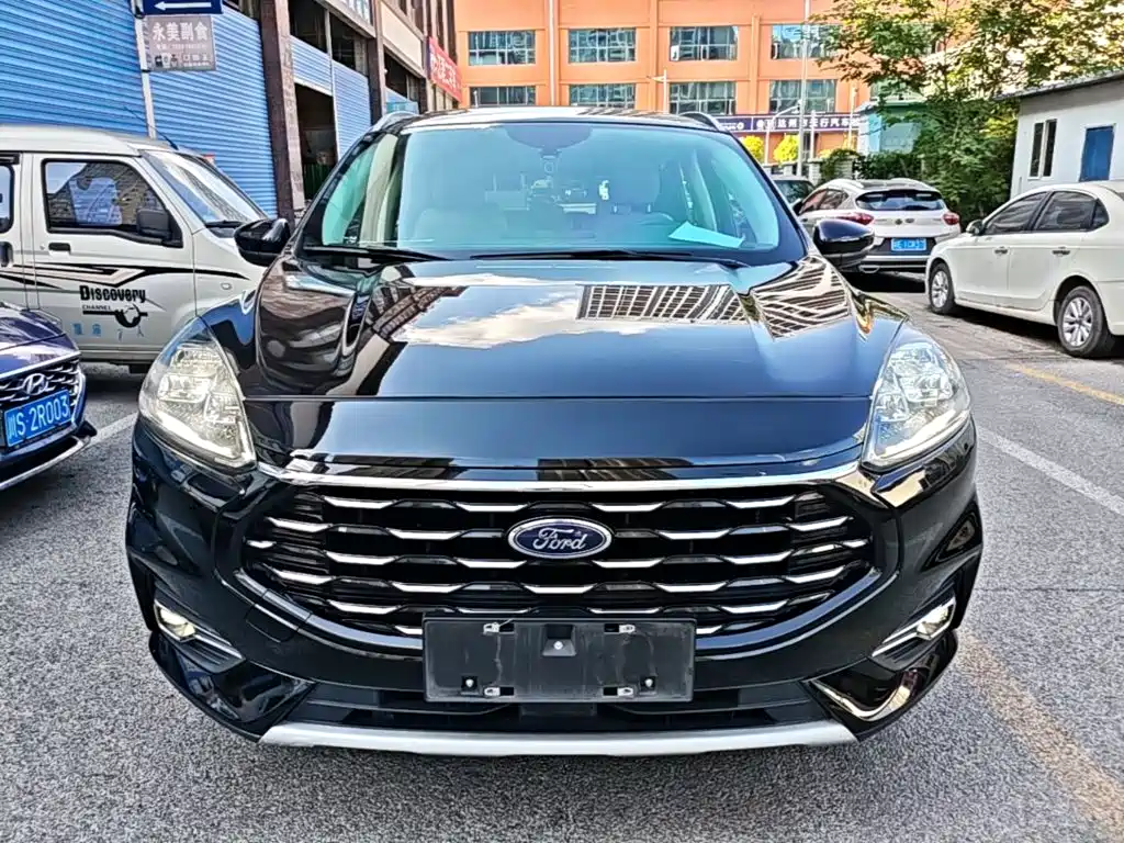 Escape EcoBoost 245 4 WD Shine Enjoyment