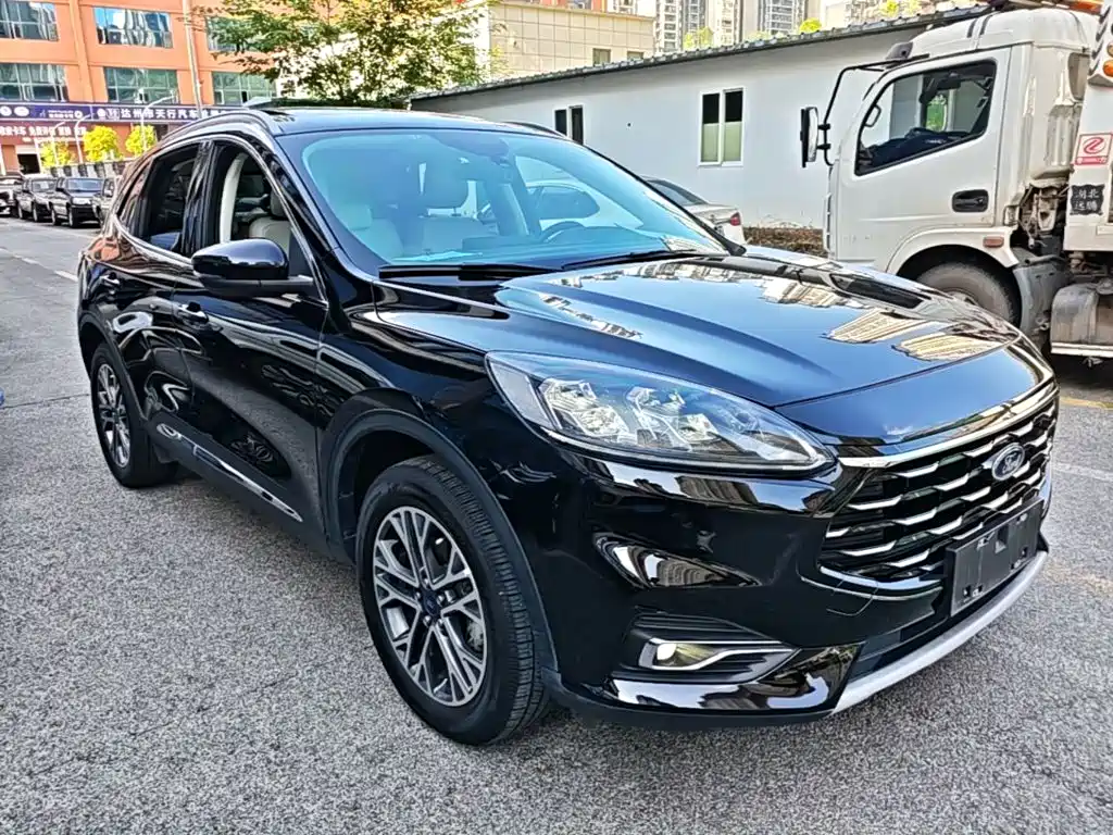 Escape EcoBoost 245 4 WD Shine Enjoyment