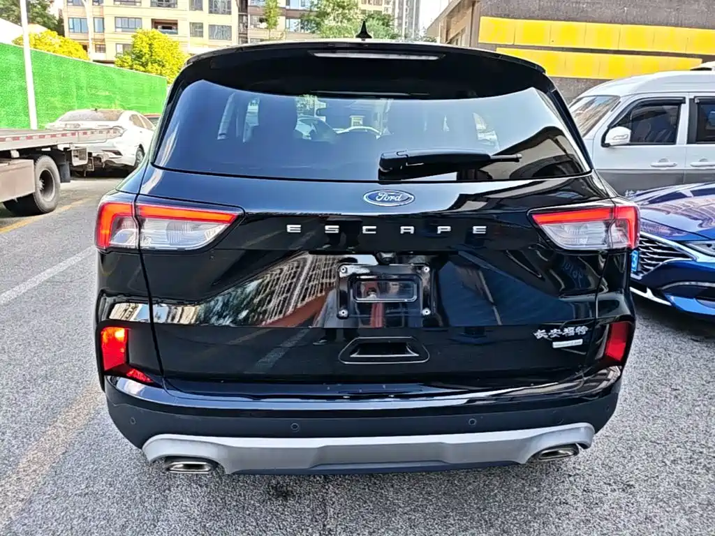 Escape EcoBoost 245 4 WD Shine Enjoyment
