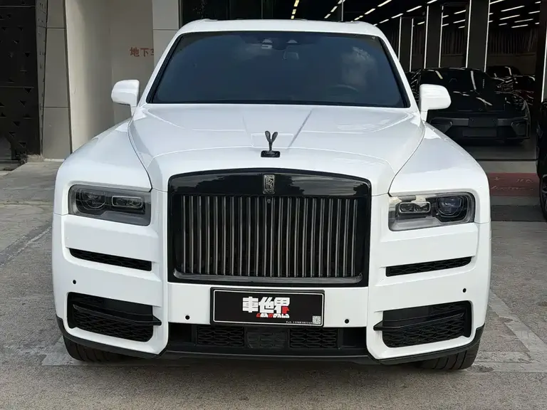 Rolls-Royce Cullinan 4-seat
