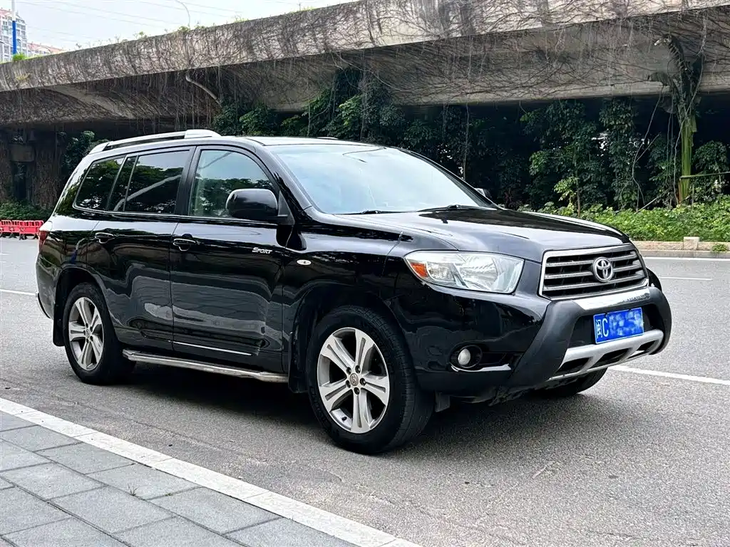 Highlander 2.7 L 2 WD 7-seat Luxury