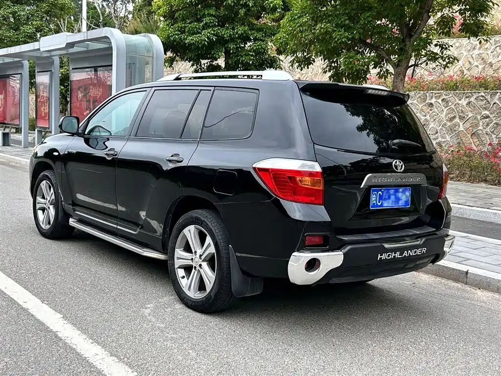 Highlander 2.7 L 2 WD 7-seat Luxury