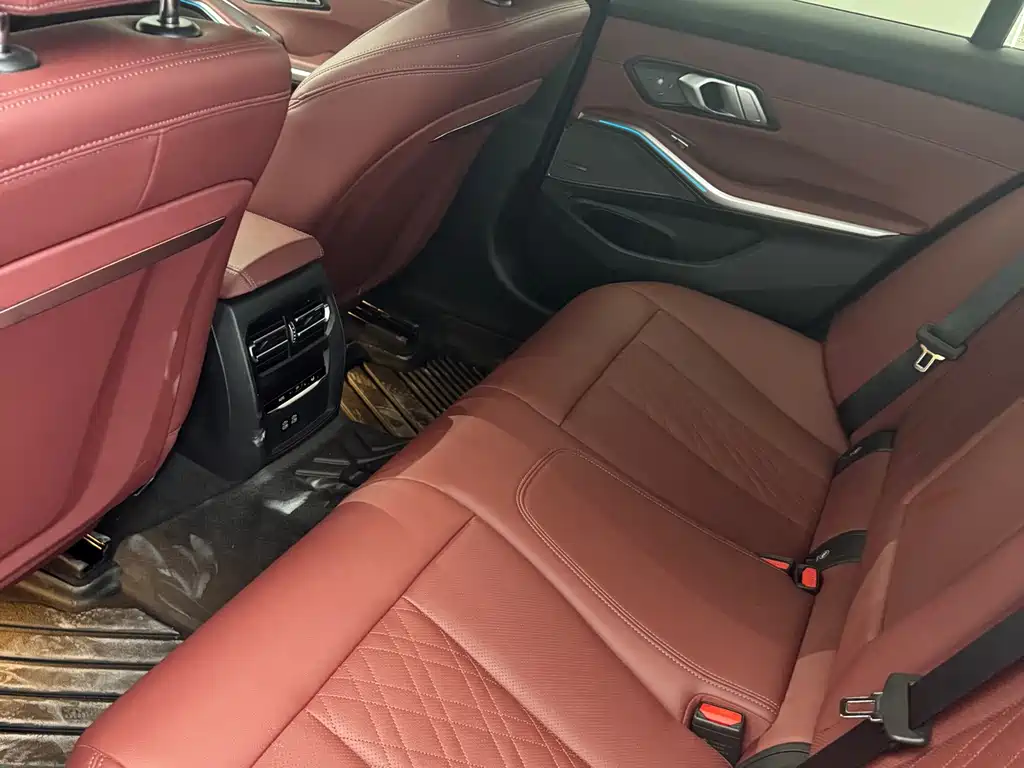 BMW 3 Series 330 i M Sport Night Package