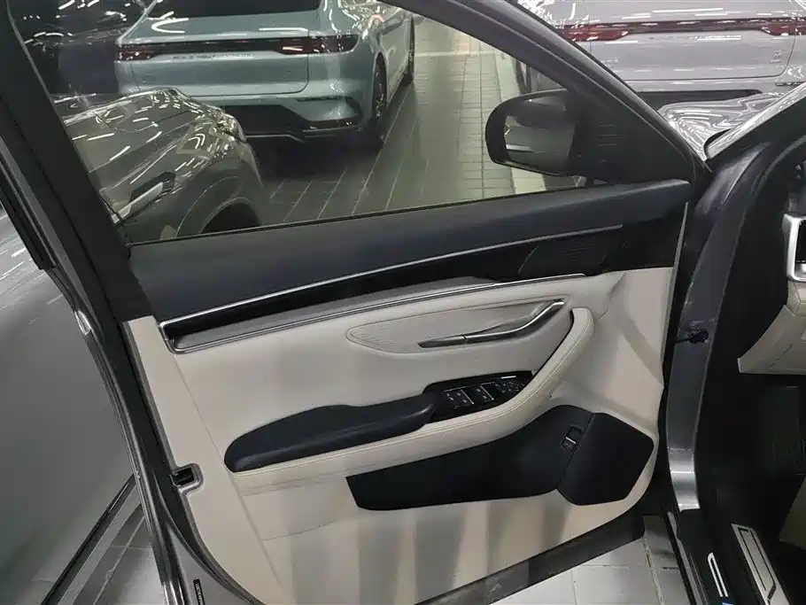 Song PLUS NEV DM-i 110 KM Flagship PLUS