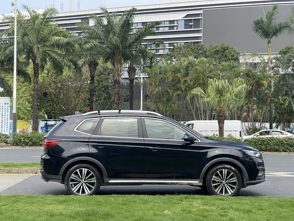 Roewe RX5 荣威RX5 2020款 20 T 手动4 G互联超越旗舰版