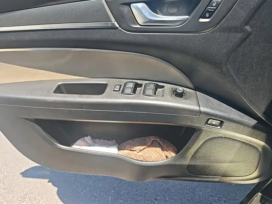 Besturn B30 1.6 L Manual Luxury