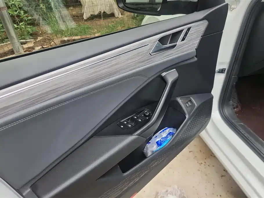 Sagitar 300 TSI DSG Outstanding