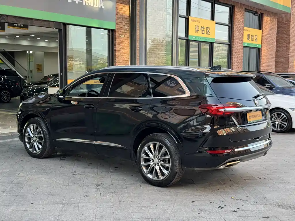 Enclave 652 T 2 WD Distinguished 7-seat