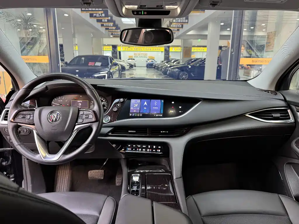 Enclave 652 T 2 WD Distinguished 7-seat