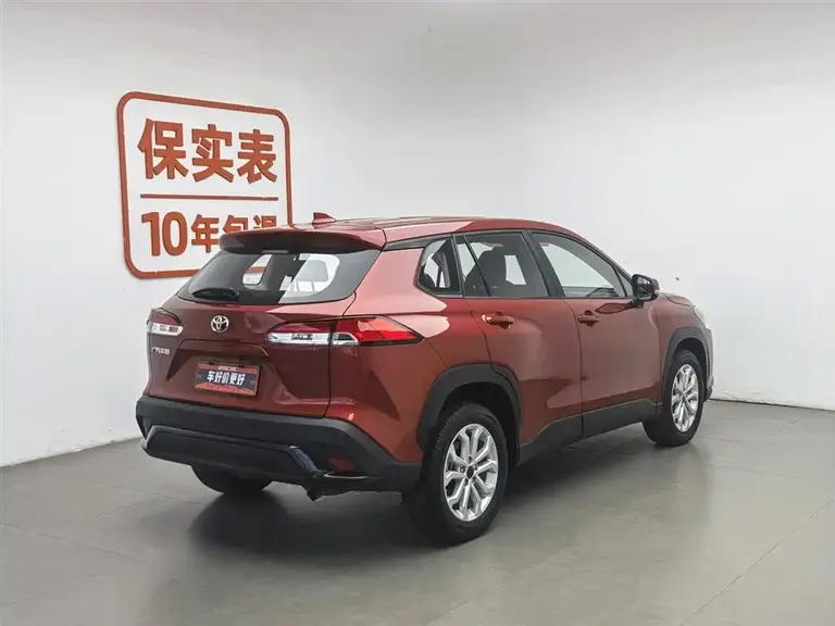 Toyota Frontlander 2.0 L CVT Leading