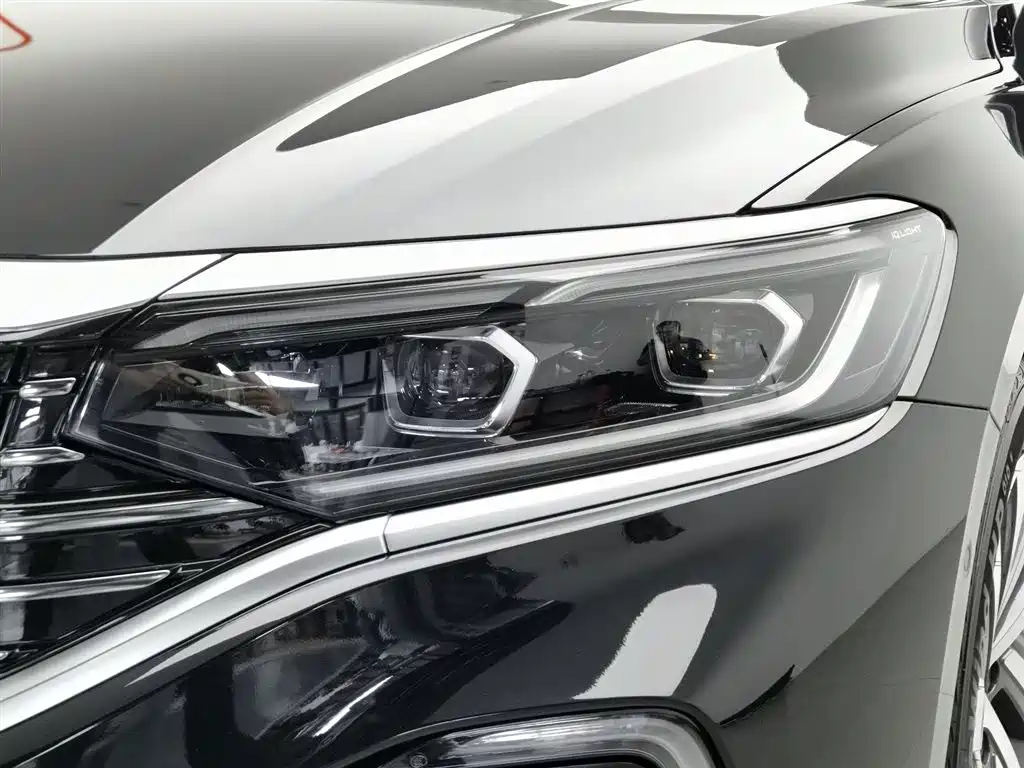 Passat NEV 帕萨特插电混动 2022款 430 PHEV 混动豪华版