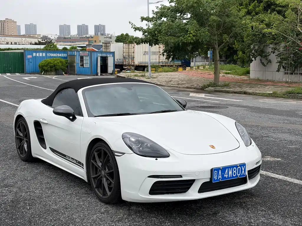 Porsche 718 Boxster T 2.0 T