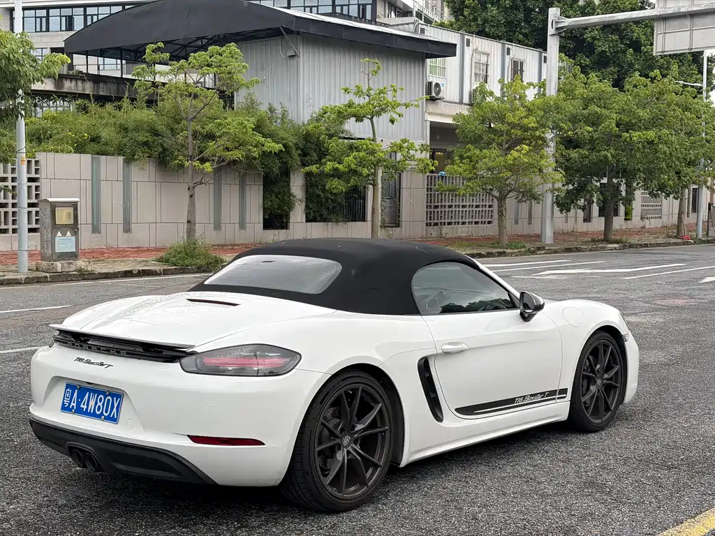 Porsche 718 Boxster T 2.0 T