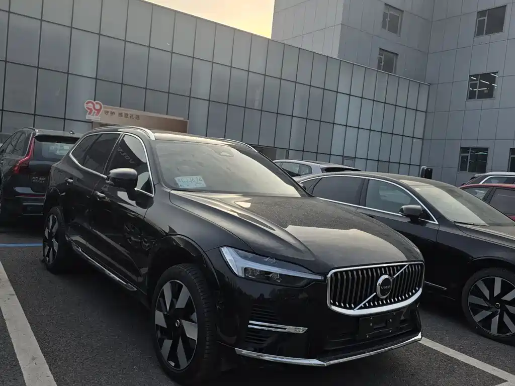 Volvo XC60 PHEV PHEV Hybrid Long Range 4 WD Smart Grace Luxury