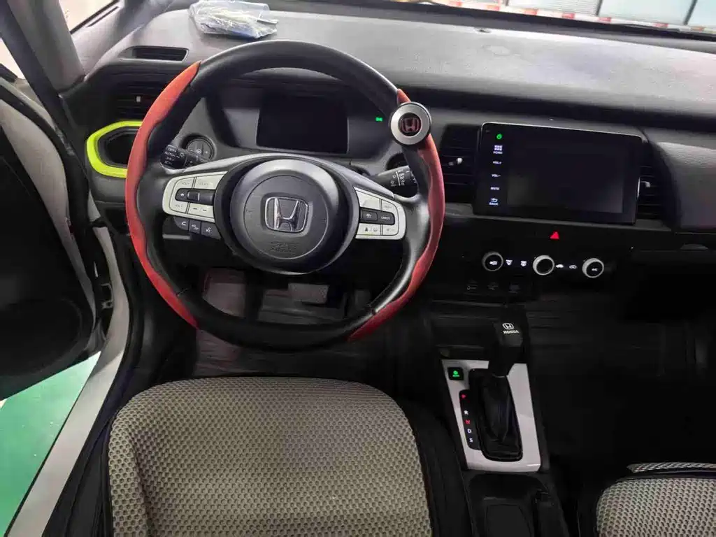 Fit 1.5 L CVT Trend Cross Max