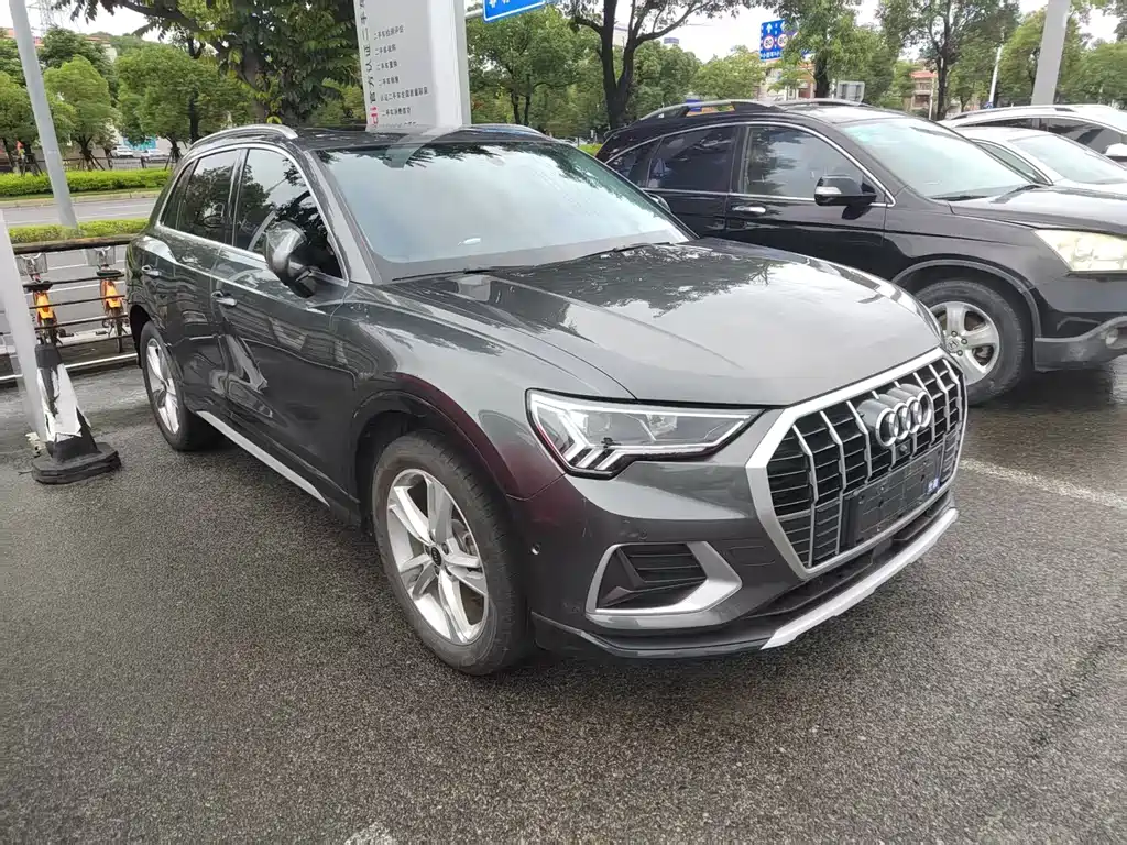 Audi Q3 35 TFSI Fashion Elegant (1.4 T)