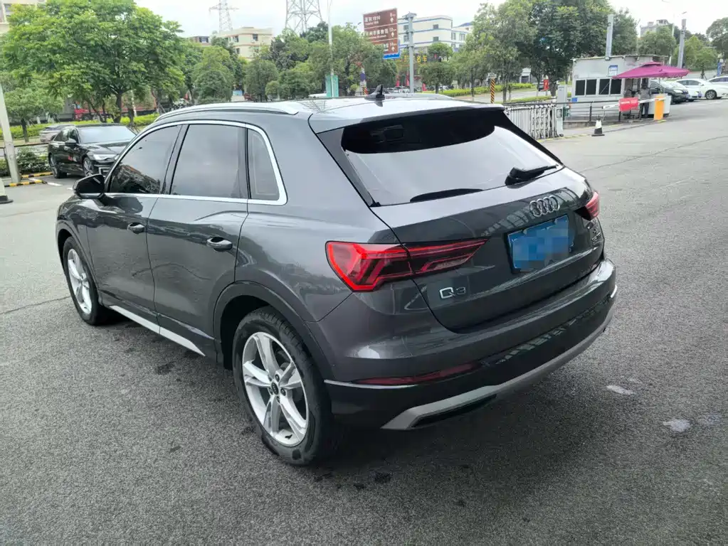 Audi Q3 35 TFSI Fashion Elegant (1.4 T)