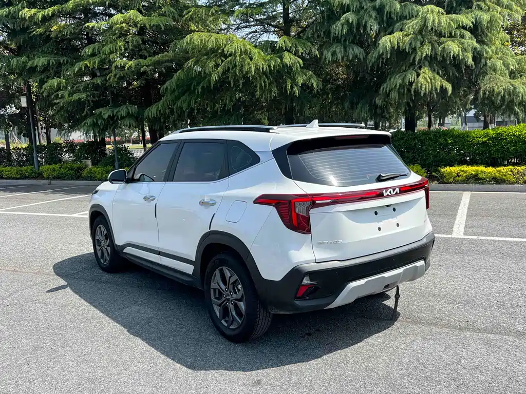Seltos 1.5 L CVT Luxury