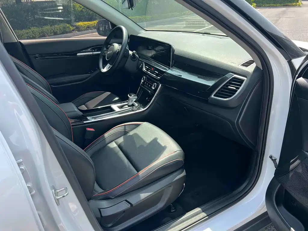 Seltos 1.5 L CVT Luxury