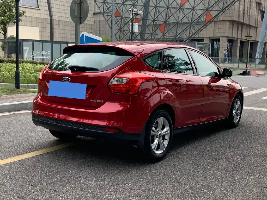 Focus Hatchback 1.6 L Auto Style