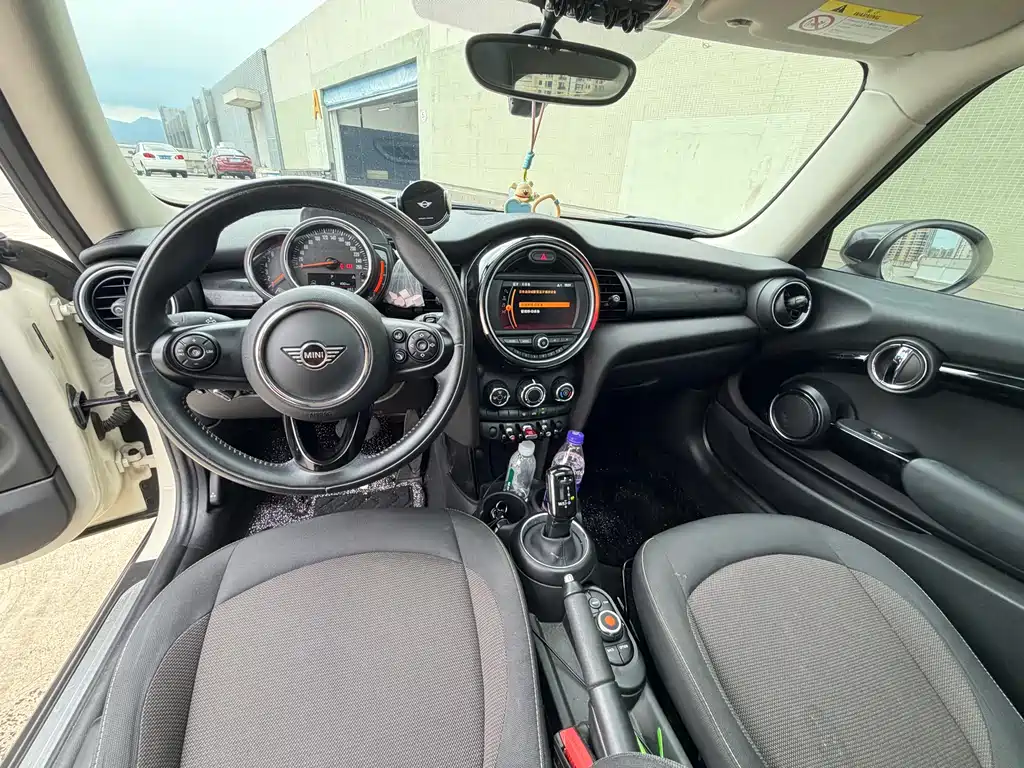 MINI 1.5 T ONE
