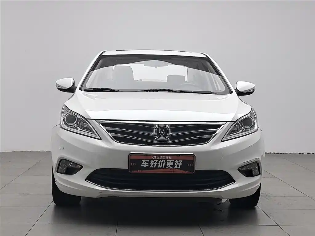 Eado 1.6 L Manual Luxury CN-V