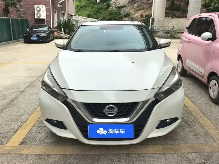 Nissan Lannia 1.6 L CVT Cool