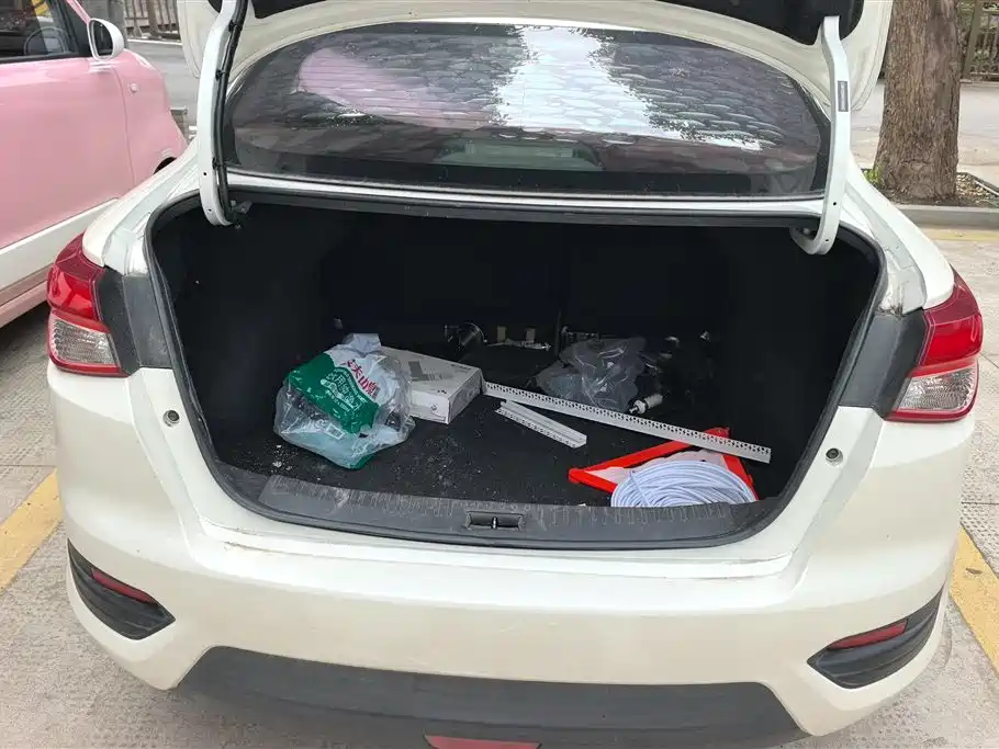Lannia 1.6 L CVT Cool