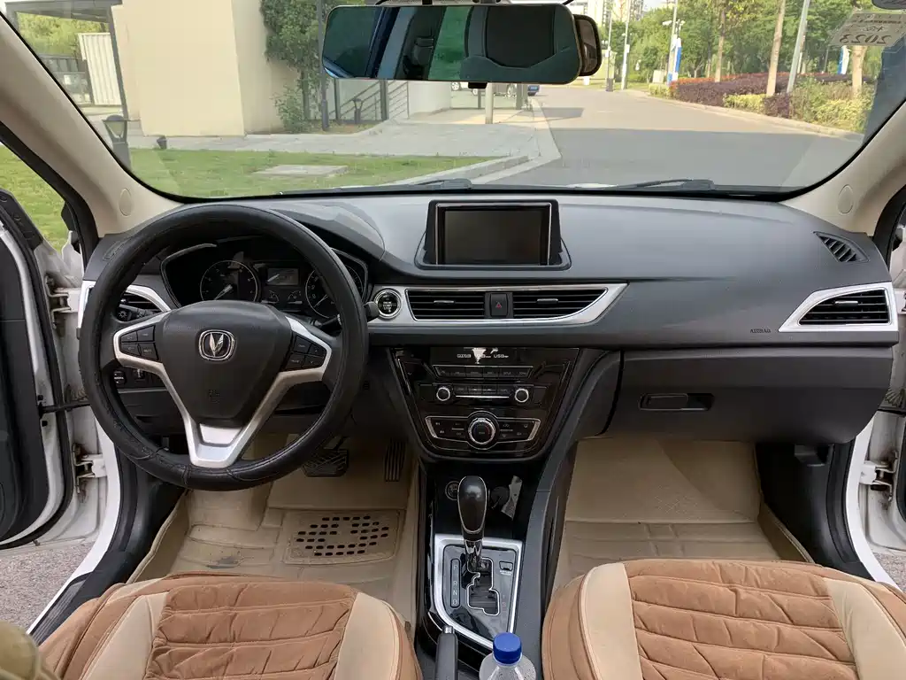 Yuexiang V7 悦翔V7 2015款 1.6 L 自动乐享型 国IV