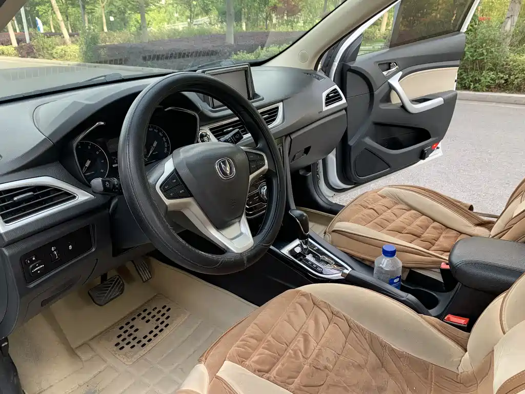 Yuexiang V7 悦翔V7 2015款 1.6 L 自动乐享型 国IV