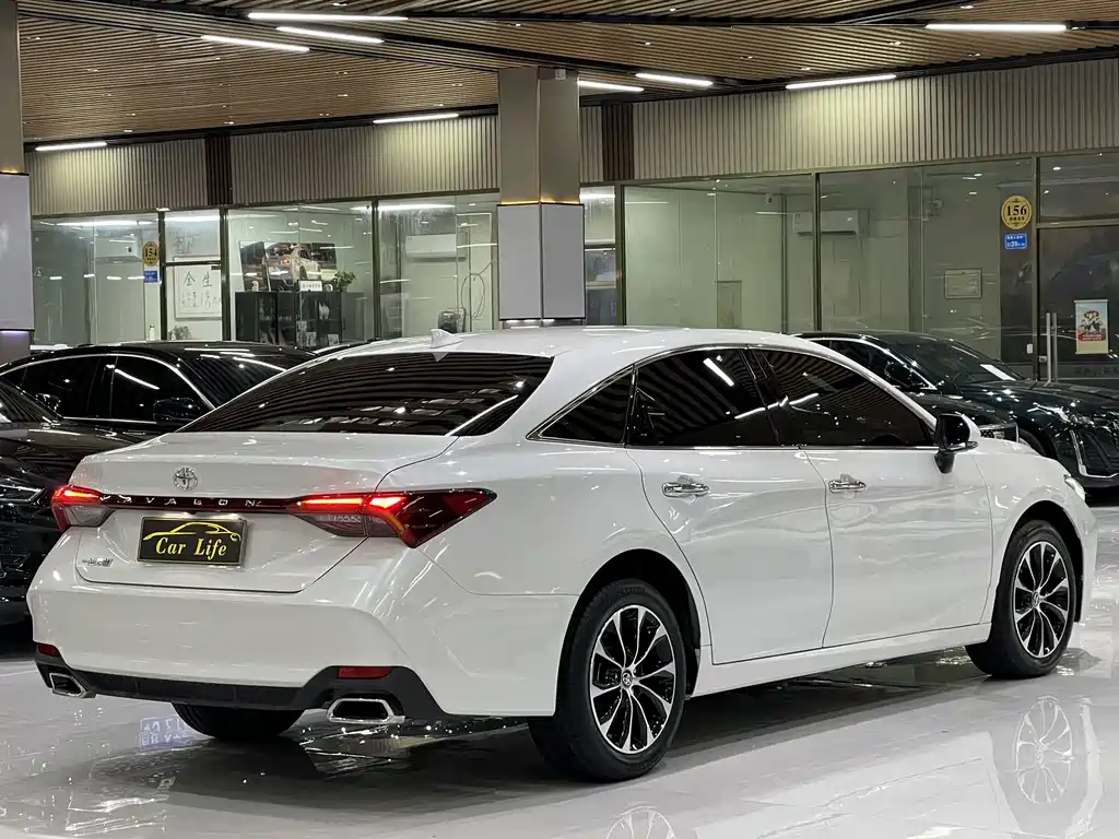 Avalon 2.0 L Luxury