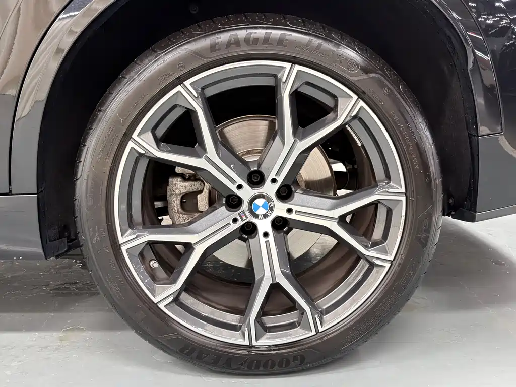 BMW X5 xDrive 40 Li M Sport Package