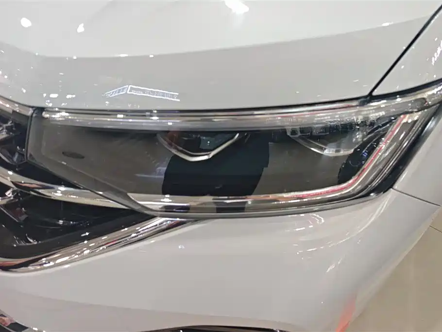 Tayron 330 TSI 2 WD R-Line High Energy