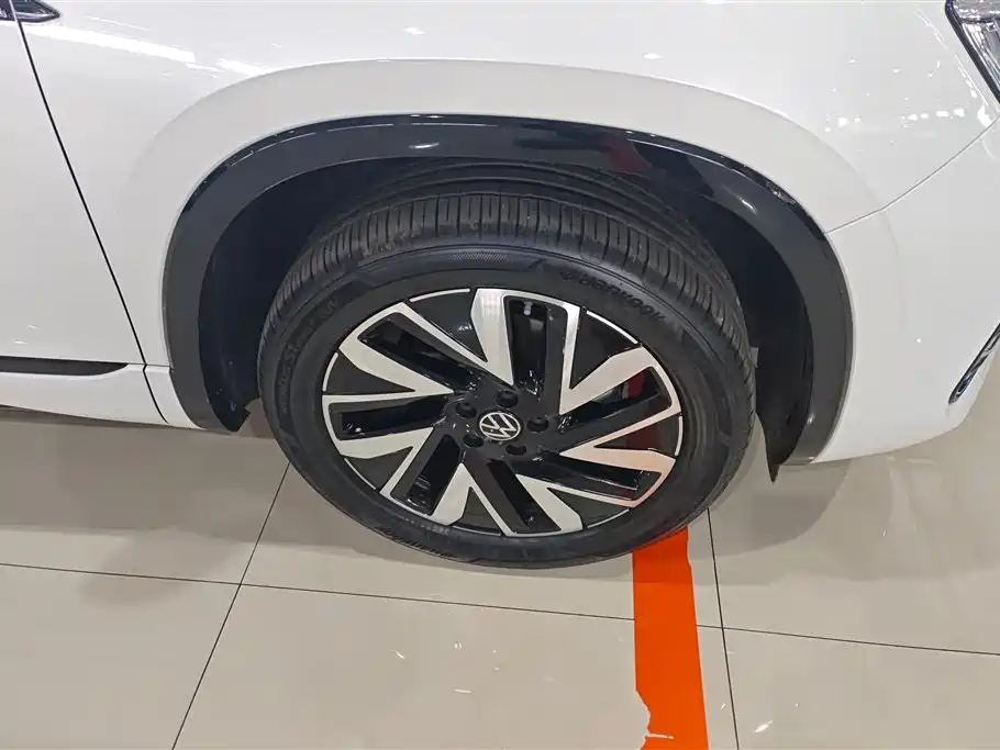 Tayron 330 TSI 2 WD R-Line High Energy